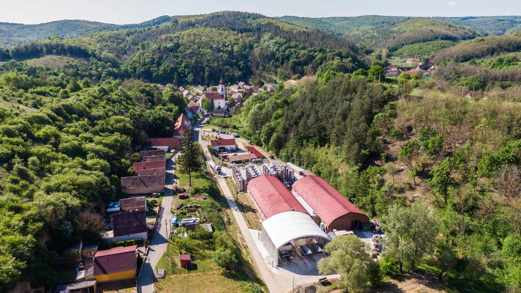 יקב טוזקו TŰZKŐ Estate